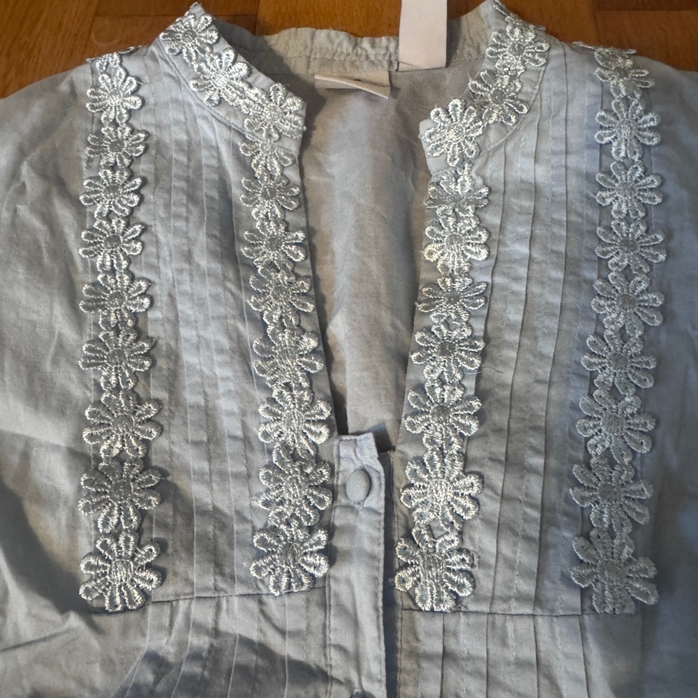 Caribbean Joe Light Blue Short Sleeve Blouse with Floral Embroidery​ - Picture 3 of 7